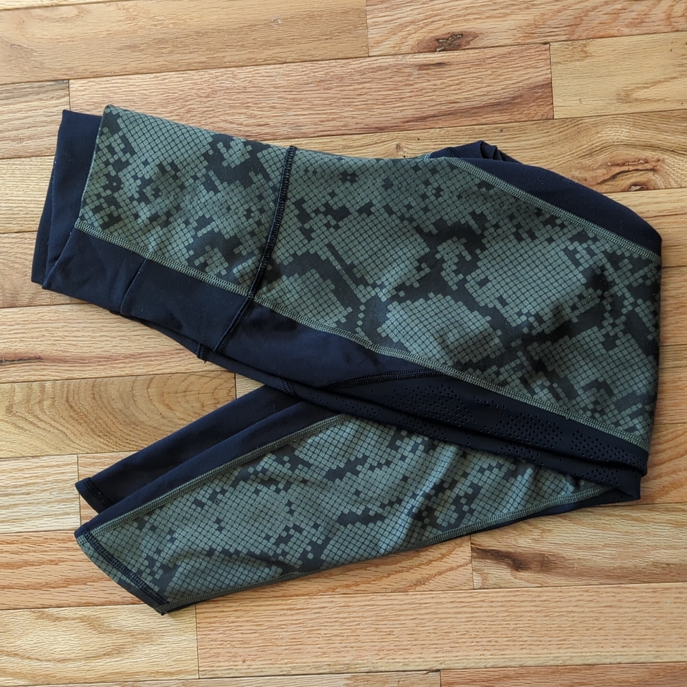 Lululemon snakeskin leggings, size 4